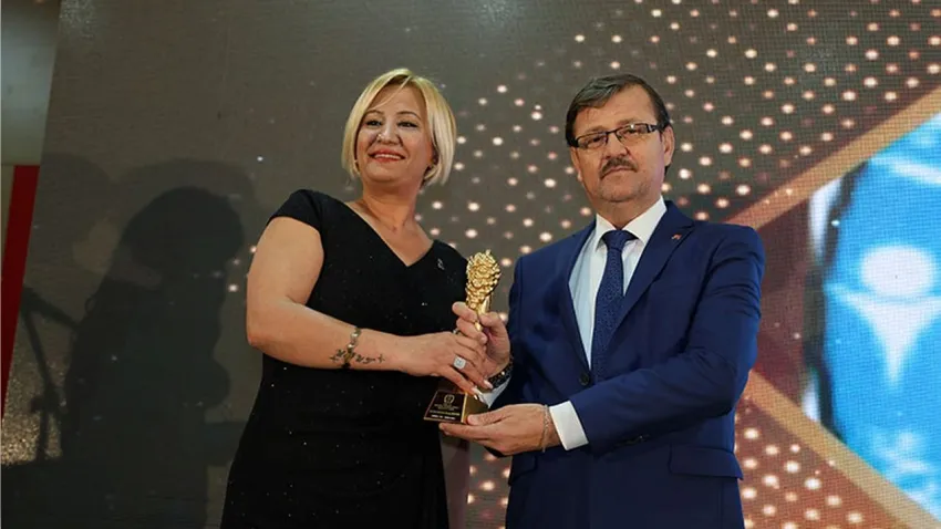 Altın Üzüm Ödülleri İzmir’de üçüncü kez büyük bir coşkuyla gerçekleşti