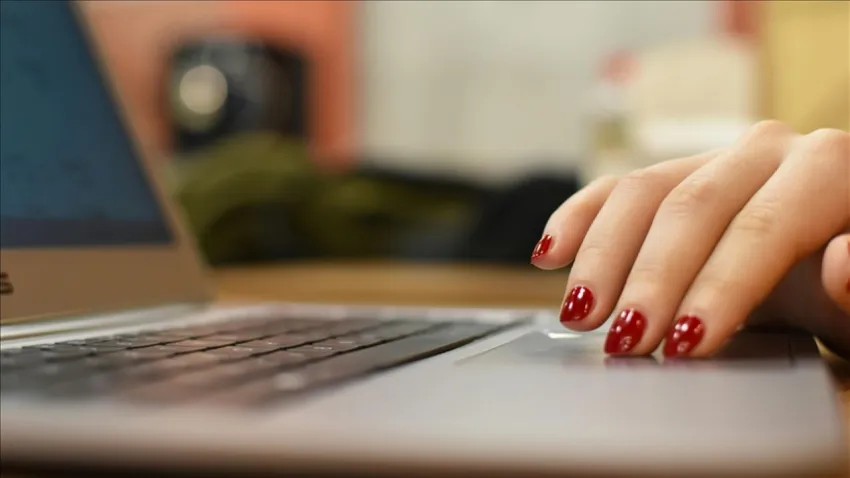 İş hayatında yapay zeka alarmı: Kadınlar iki kat daha fazla risk altında haberinin görseli