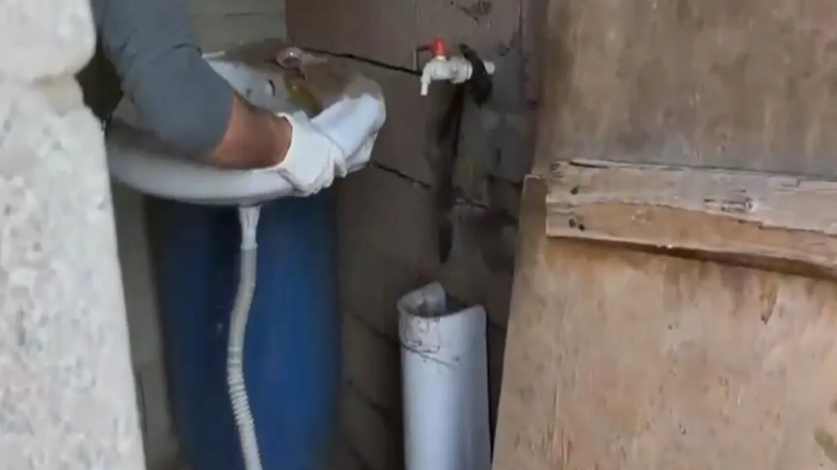 Lavabo musluğuna bağlı düzenek ortaya çıktı: 3.5 ton kaçak motorin ele geçirildi haberinin görseli