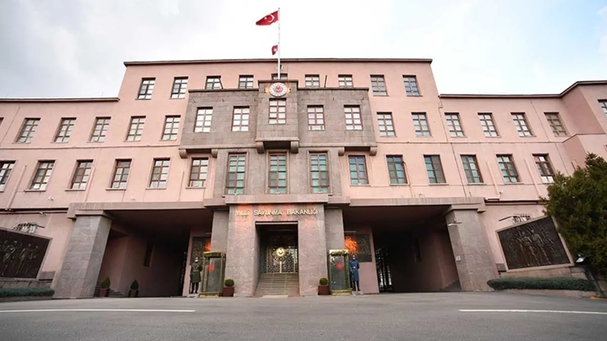 MSB: 4 kişinin TSK ile ilişiği kesildi haberinin görseli