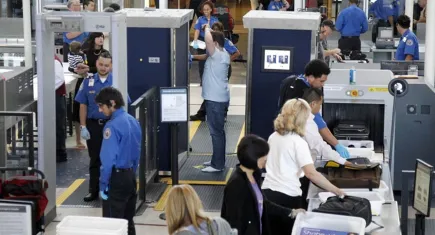 Uçuşlarda yasaklı ürünler listesine bir yenisi eklendi: Bu yiyecek ile uçağa binmek artık yasak
