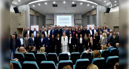 Yerel yönetimde yeni dönem başlıyor: Bornova’da Muhtarlar Akademisi açıldı