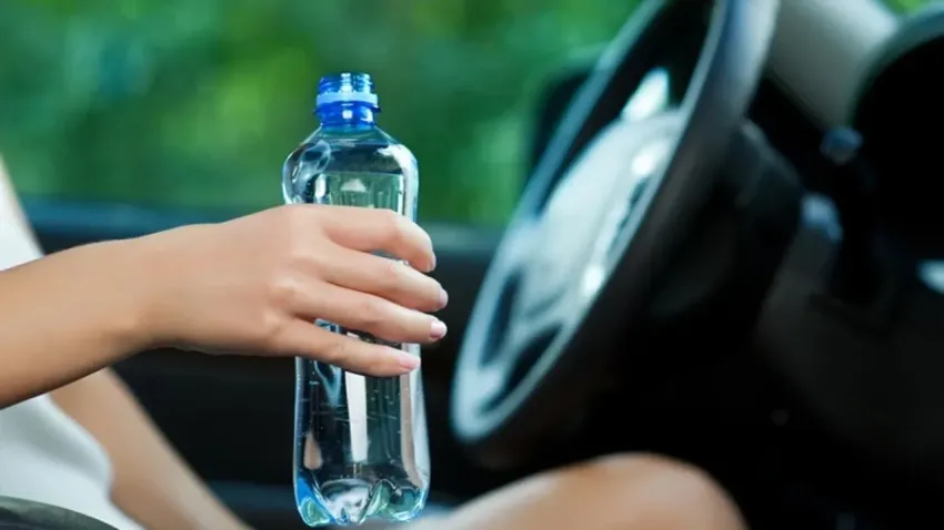 Araçta bırakılan su şişeleri büyük tehlike saçıyor: Kanser, kısırlık, kalp-damar hastalıkları…