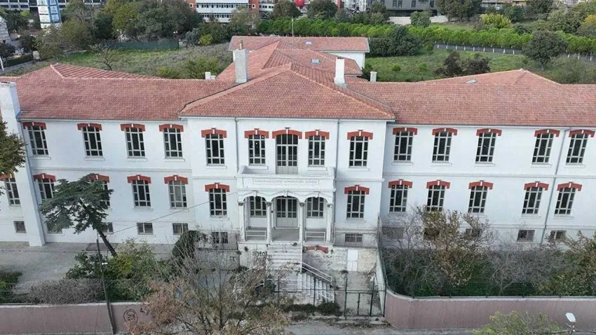 Balıklı Rum Hastanesi'nde 112 milyon liralık dev vurgun: Sahte reçete şebekesi çökertildi haberinin görseli