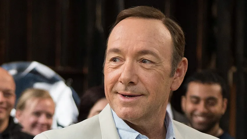 İki Oscar ödüllü oyuncu Kevin Spacey evsiz kaldı: Kevin Spacey kimdir? haberinin görseli