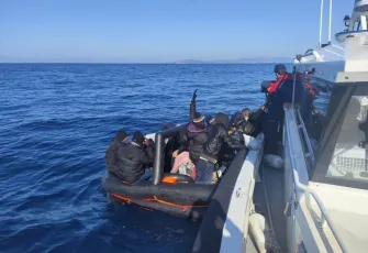 İzmir'in haber: Dikili ve Foça’da 33'ü çocuk 91 kurtarıldı