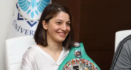 Milli boksör Seren Ay Çetin 2026 Survivor’da! Seren Ay Çetin kimdir?