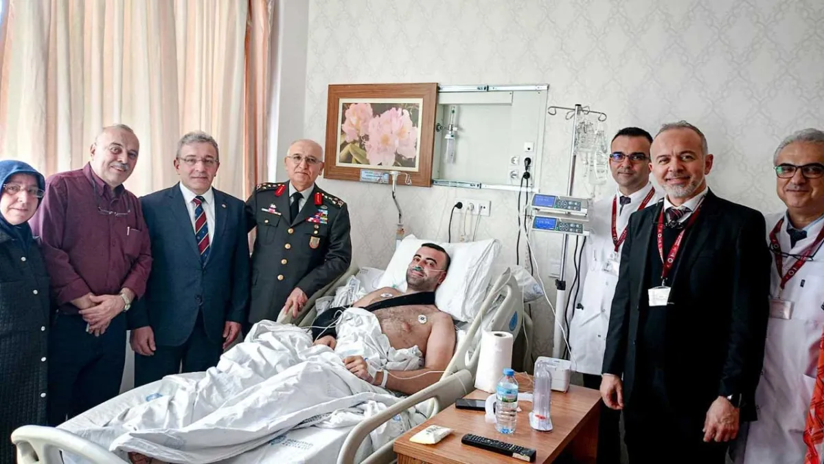 Rektör Yılmaz’dan Ege Ordu Komutanlığı ve hastane ziyareti haberinin görseli