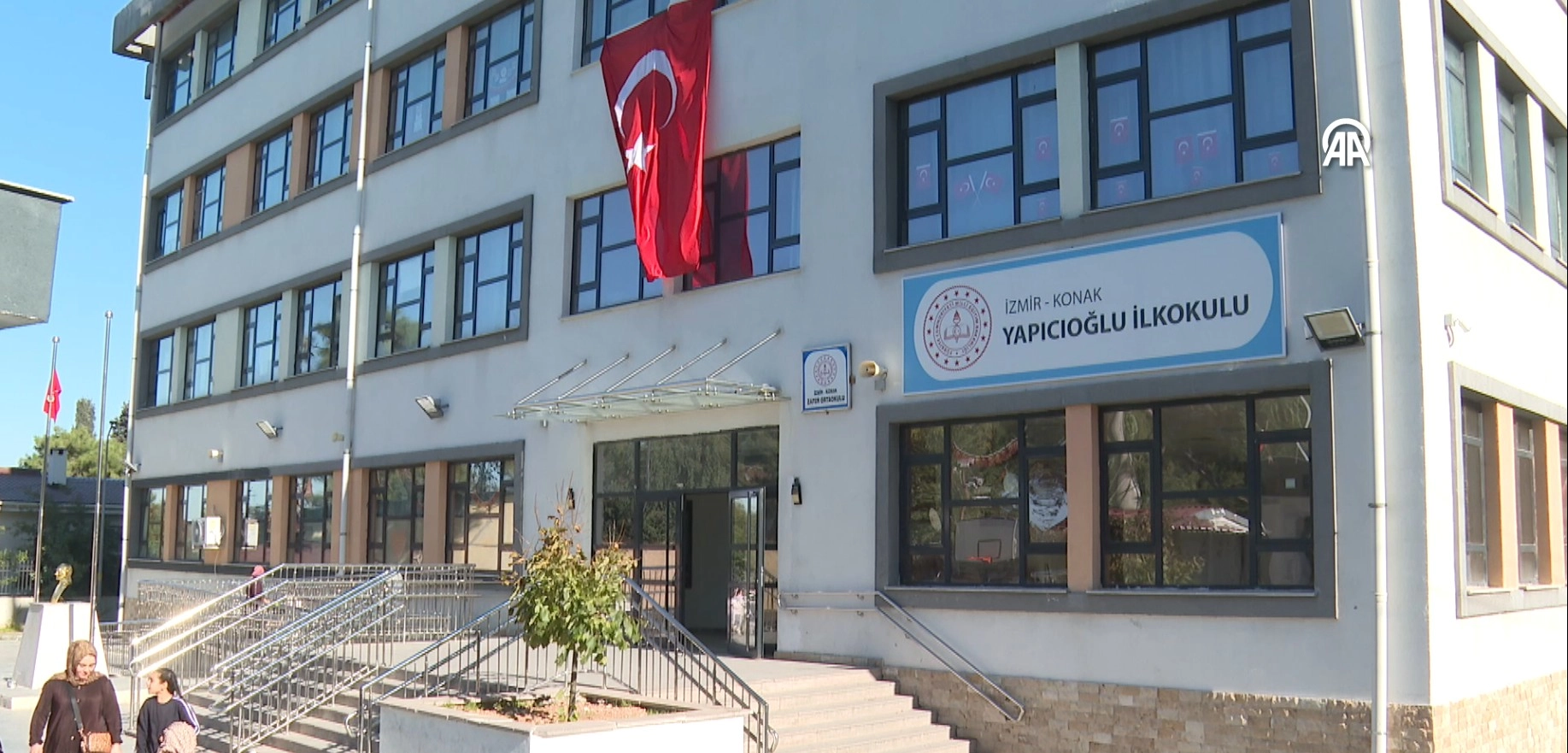 Başak öğretmen geleneksel Türk sanatlarını minik öğrencileri ile ailelerine tanıtıyor başlıklı video haberin görseli