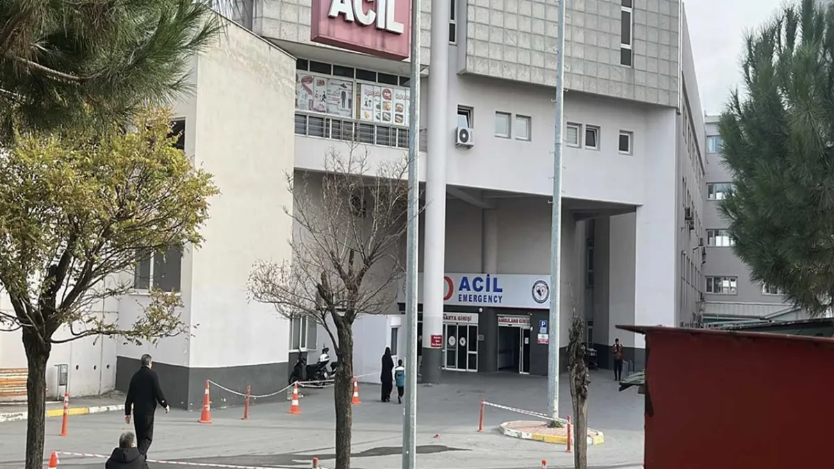 Bir gıda zehirlenmesi daha: Kantinden tavuk yiyen 14 öğrenci hastanelik oldu haberinin görseli