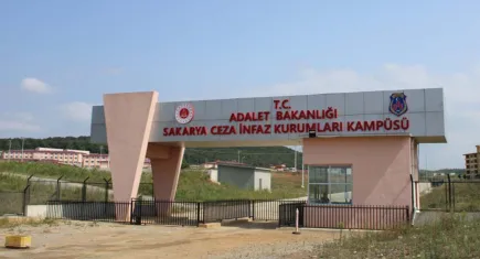 Cezaevinde toplu zehirlenme: 171 hükümlü hastanelik oldu