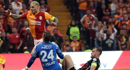 Galatasaray, Gençlerbirliği’ni ağırladı: Rams Park’ta 5 gol, 2 kırmızı kart