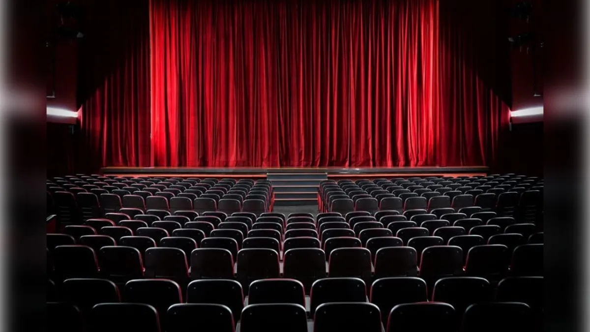 ‘Gece Yarısı Kütüphanesi’ İzmir’de izleyicisiyle buluşuyor haberinin görseli