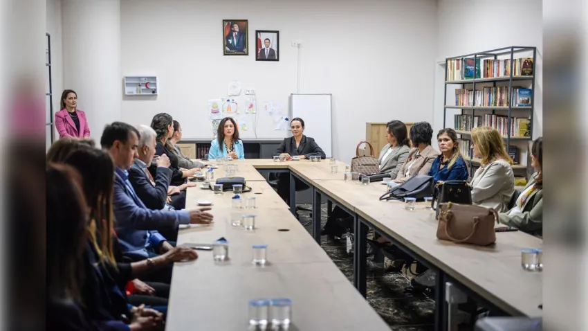 İzmirli başkan eşleri Bayraklı’daki buluşmada bir araya geldi