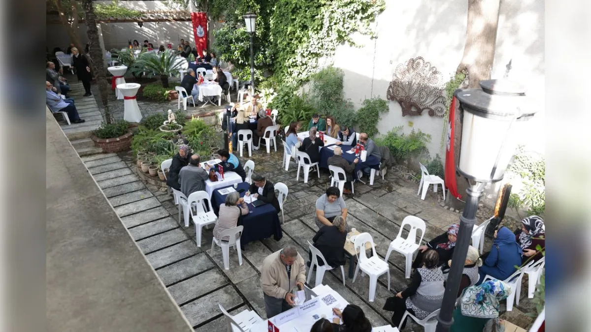 Konaklı komşular Basmane’de bir araya geldi haberinin görseli