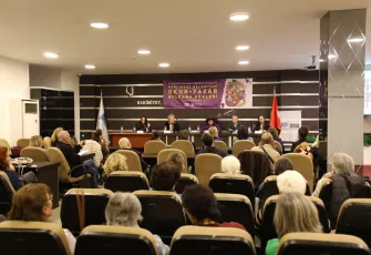 Narlıdere’de kadınlar şiddete karşı edebiyatla güçlendi