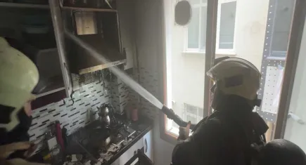 Ocakta unutulan yemek yangına neden oldu