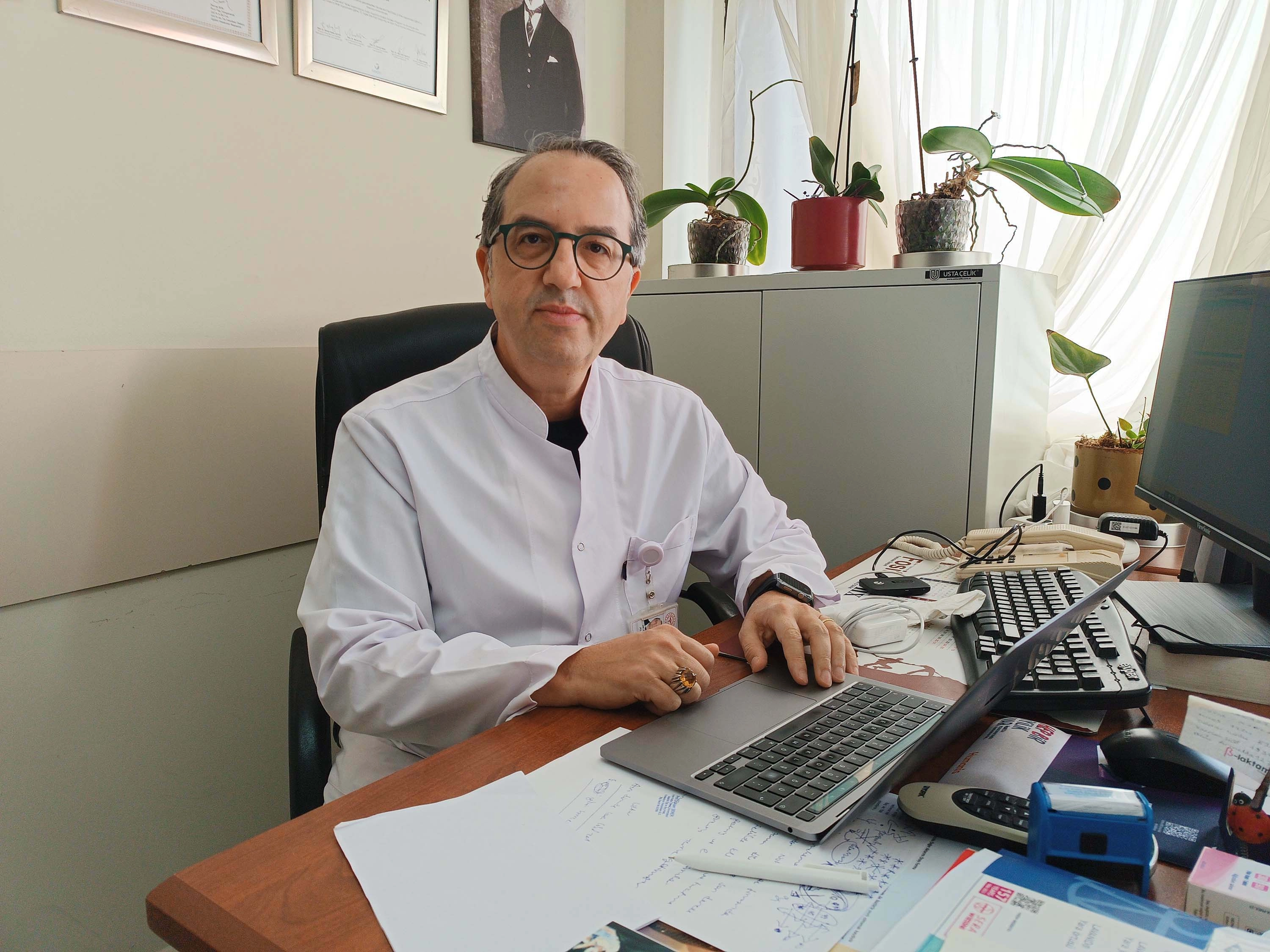 Prof. Dr. Şener&#039;den &#039;süperenfeksiyon&#039; uyarısı: Dikkat etmek lazım, ücretsiz aşınızı olun başlıklı video haberin görseli