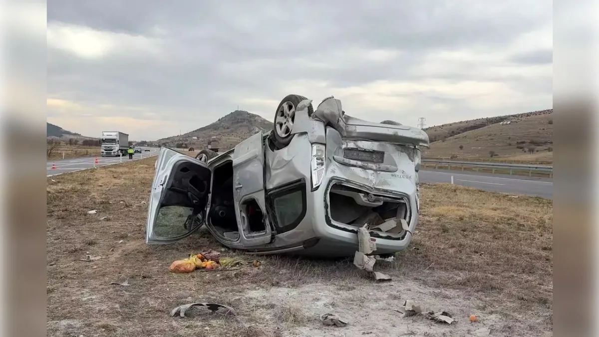 Afyonkarahisar'da kaza: Takla atan araçta yaralılar var! haberinin görseli