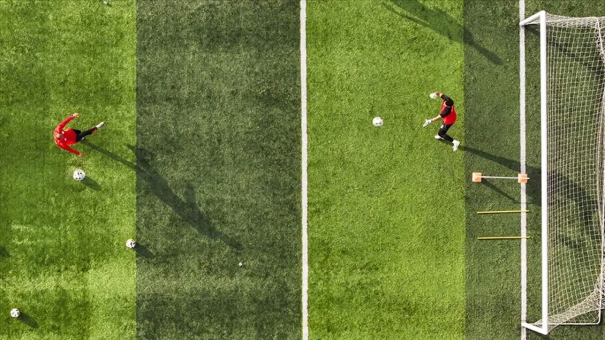 Bakan Bak'tan amatör kulüplere tesis müjdesi: İstanbul'a çok büyük yatırım yapacağız haberinin görseli