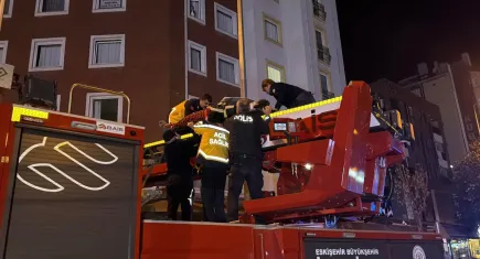 Eskişehir’de korkutan kaza: Pencereden tenteye düştü 