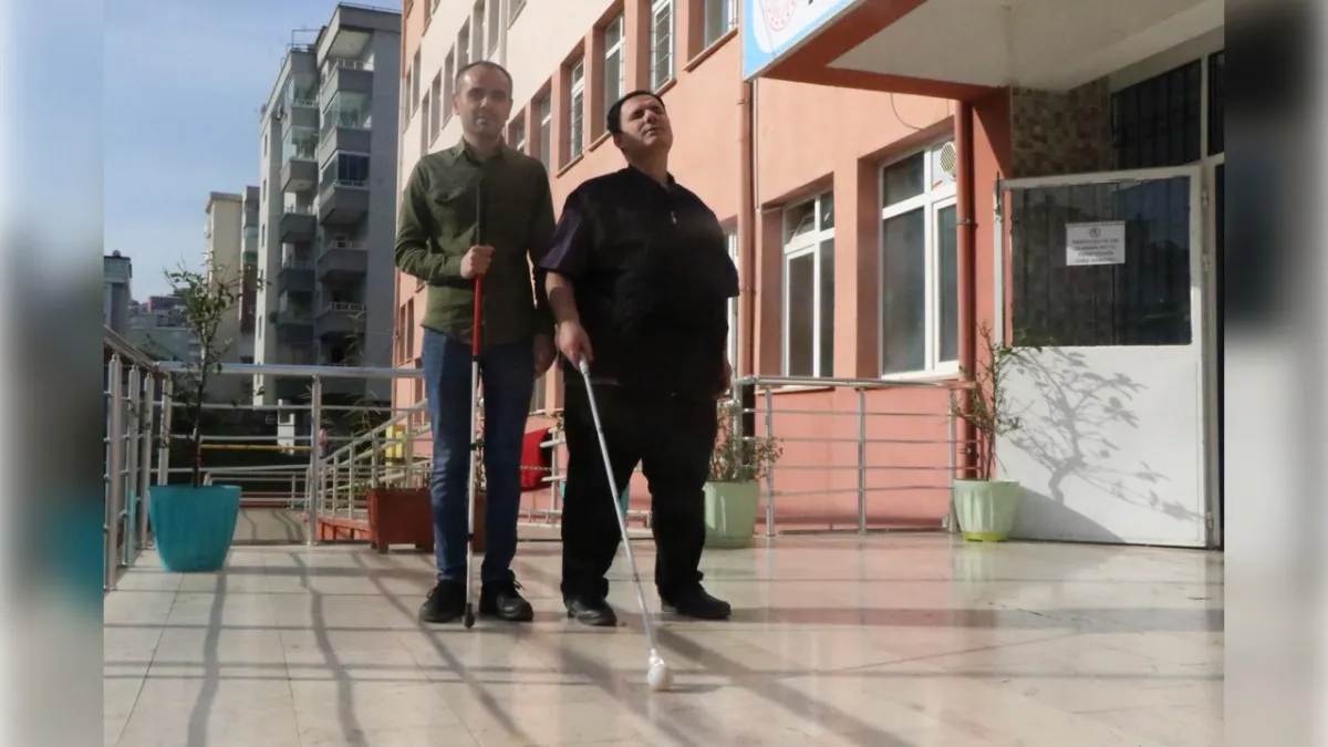 Görme Engelli Öğretmenler Atakent Ortaokulu’nda İlham Kaynağı Oluyor haberinin görseli