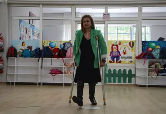 Hilal öğretmenin azmi, öğrencilerine güç veriyor