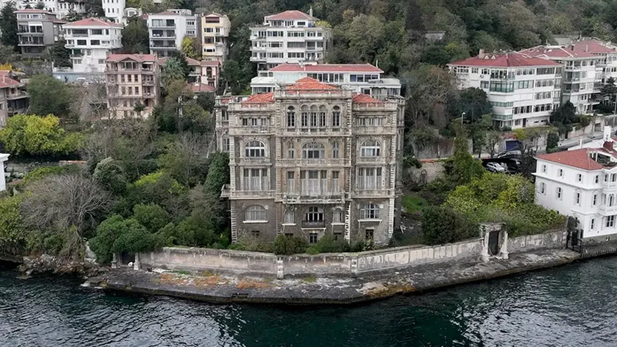 İstanbul Boğazı’nın gözde yalısı satışta: Fiyatı dudak uçuklatıyor haberinin görseli