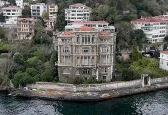 İstanbul Boğazı’nın gözde yalısı satışta: Fiyatı dudak uçuklatıyor