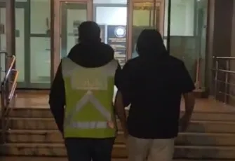 İzmir’de trafik tartışması: Otomobile levye ile saldıran 2 şüpheli gözaltında