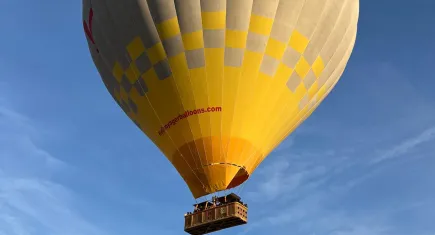Kapadokya’da Öğretmenler Günü’ne özel balon keyfi