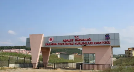 Sakarya cezaevinde zehirlenme şüphesi: 266 hükümlü hastanelik oldu