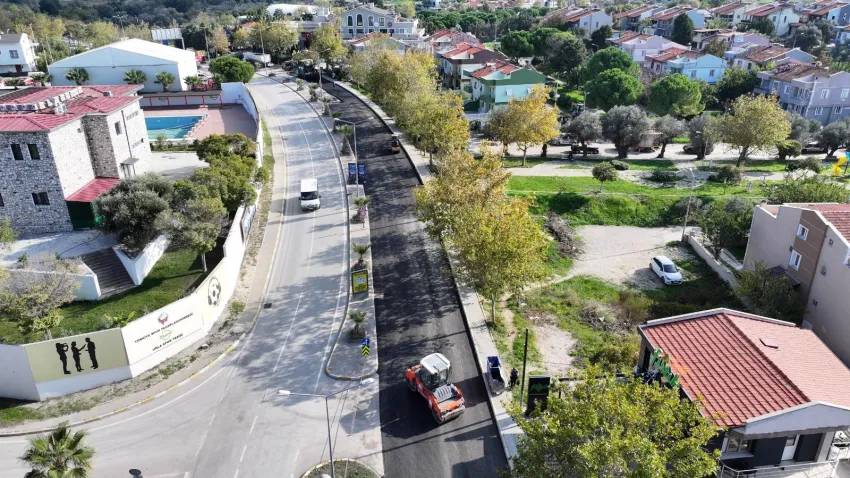 Urla’da iki cadde yeni görünümüne kavuştu