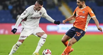 10 Kişi Başakşehir’e karşı nefes kesen maç! Trabzonspor’dan 90+11’de gelen şok zafer