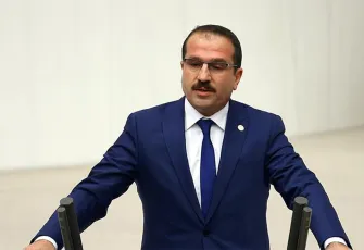 AK Parti İzmir Milletvekili Yaşar Kırkpınar kimdir?