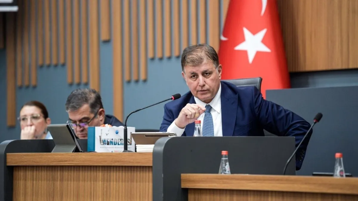 Başkan Tugay’dan huzurevi talimatı: Zammı kaldırın haberinin görseli