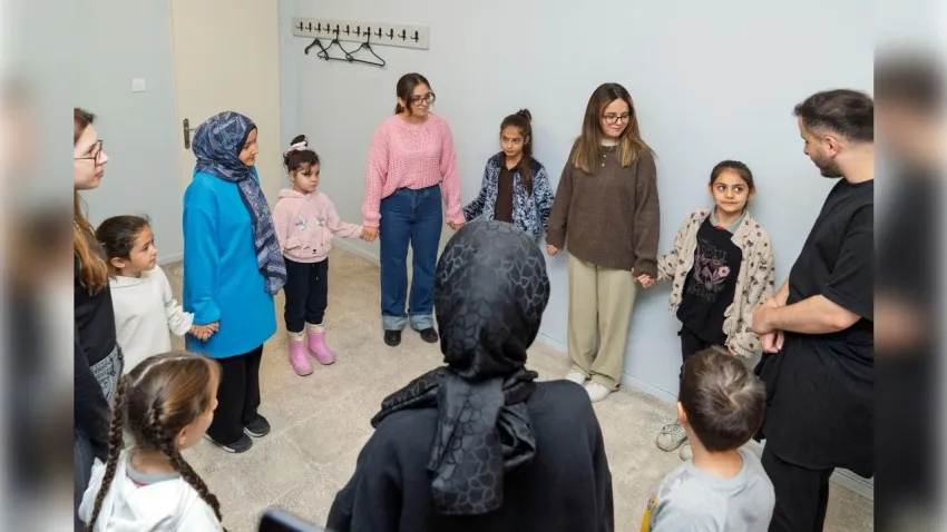 Buca'da renkli harfler projesi hayata geçirildi