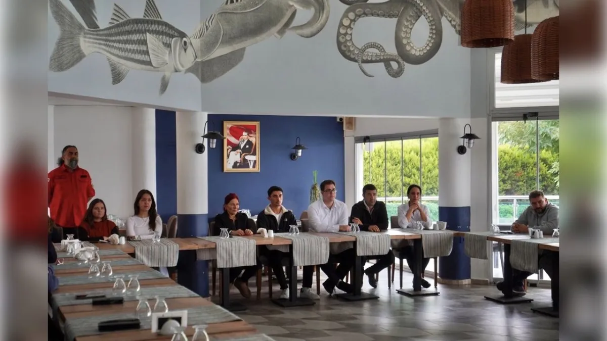 Çeşme’de ÇEŞTUR personeline afet bilinci eğitimi haberinin görseli