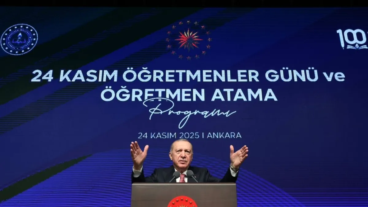Cumhurbaşkanı Erdoğan’dan tarihi eğitim açıklaması: 15 bin öğretmen atandı, sınıflar 20-25 kişilik oldu haberinin görseli