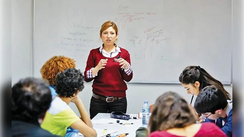 Eğitim-İş’ten yeni rapor: Öğretmenin alım gücü tükendi, geçim sıkıntısı büyüyor haberinin görseli