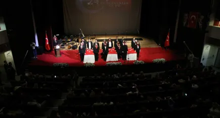 İzmir’de 24 Kasım Öğretmenler Günü törenle kutlandı