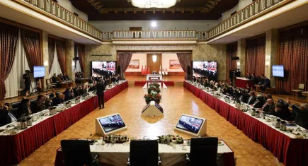 Komisyondan bir parti ayrılıyor!