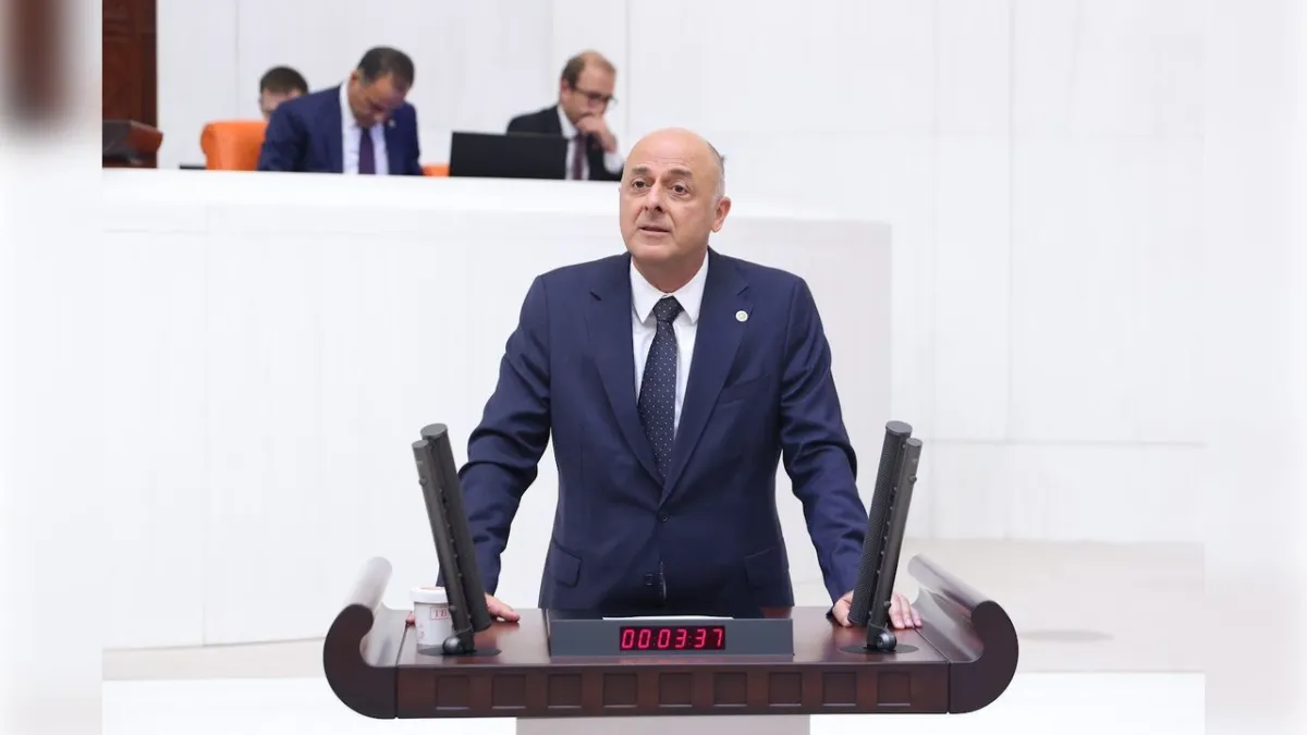 Özlale’den gıda zehirlenmelerine ilişkin açıklama: Bu ülkede gıda güvenliği yok! haberinin görseli