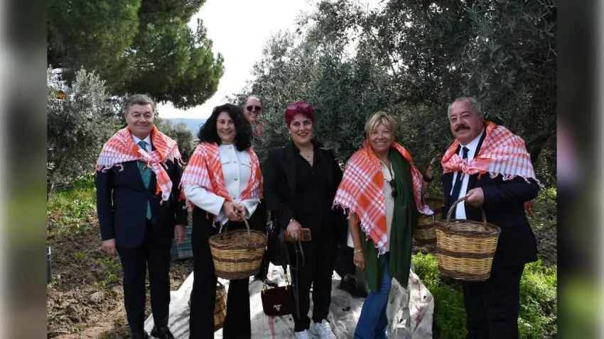 Zeytin ve zeytinyağı sezonu Kınık'ta açıldı