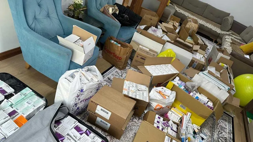 'Muvazaalı Eczane' operasyonu: 2 bin 500 adet ilaç ele geçirildi! haberinin görseli