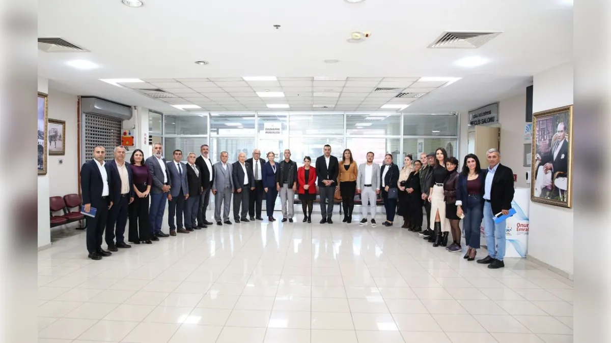 Başkan Yıldız Çiğli’de muhtarlarla bir araya geldi haberinin görseli