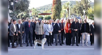 Çeşme Belediyesi'nden öğretmenlere anlamlı 24 Kasım hediyesi: Ata tohumundan turunç fidanı