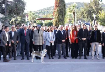 Çeşme Belediyesi'nden öğretmenlere anlamlı 24 Kasım hediyesi: Ata tohumundan turunç fidanı