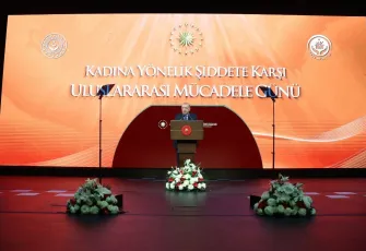 Cumhurbaşkanı Erdoğan’dan kadına şiddet mesajı: “En ön safta mücadeleye devam edeceğim”