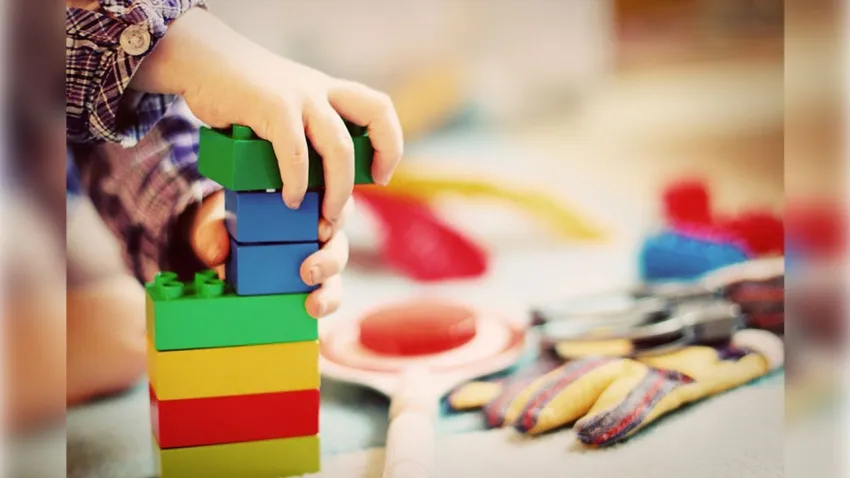 İzmir’de minikler için eğitici ‘Çocuk Oyun Grubu Atölyesi’ düzenlenecek haberinin görseli